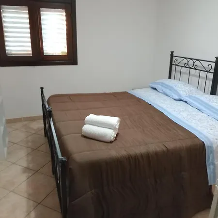 Newfaro בית הארחה 3*