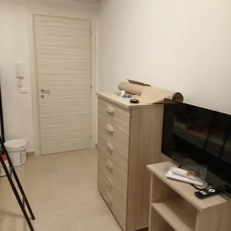 Newfaro Πανσιόν 3*