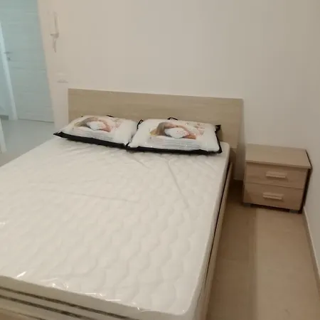 Newfaro Πανσιόν 3*